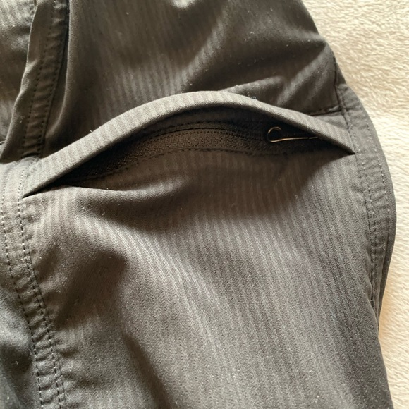 Lululemon men black studio active/athleisure pants - Picture 10 of 14
